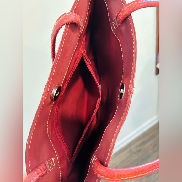 Wilson’s Leather Vintage Red Handbag Zippered Inside Pocket/Magnetic EUC - Picture 6 of 7